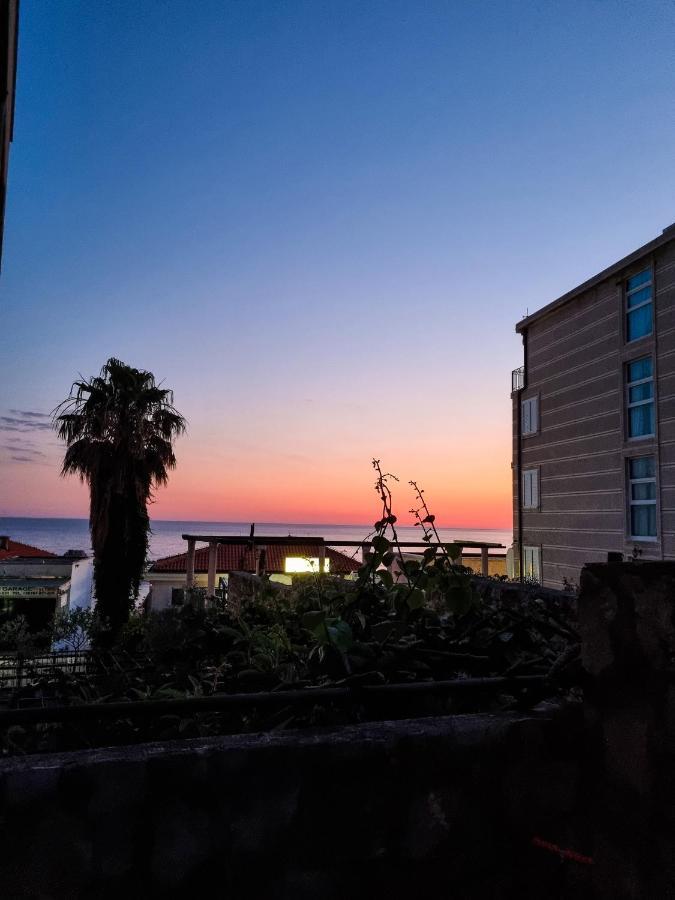 Apartments Rales Sveti Stefan Exterior photo