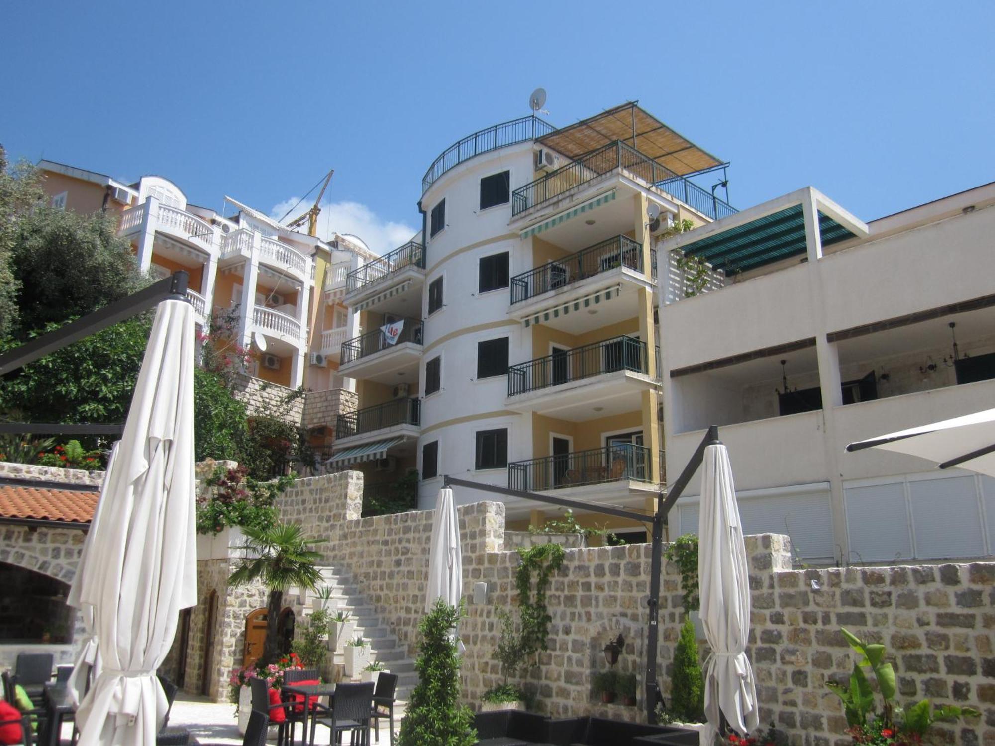 Apartments Rales Sveti Stefan Exterior photo