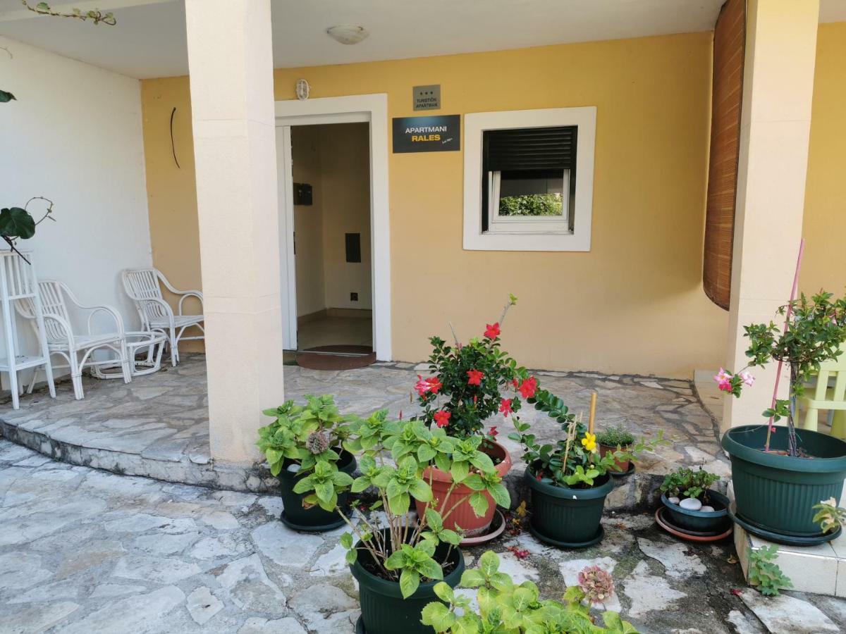 Apartments Rales Sveti Stefan Exterior photo
