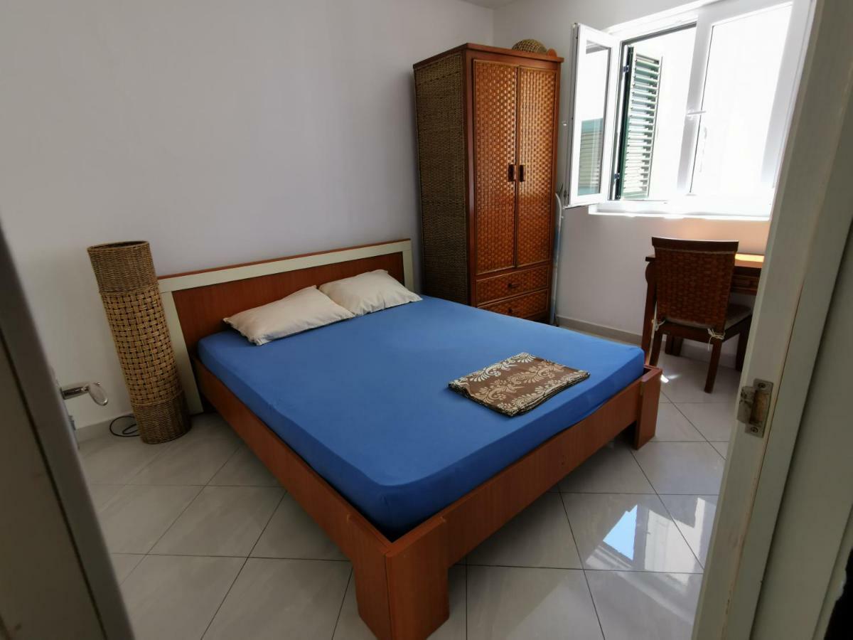Apartments Rales Sveti Stefan Exterior photo