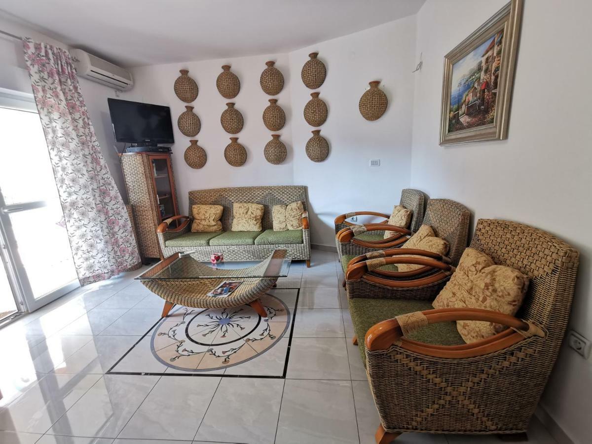 Apartments Rales Sveti Stefan Exterior photo