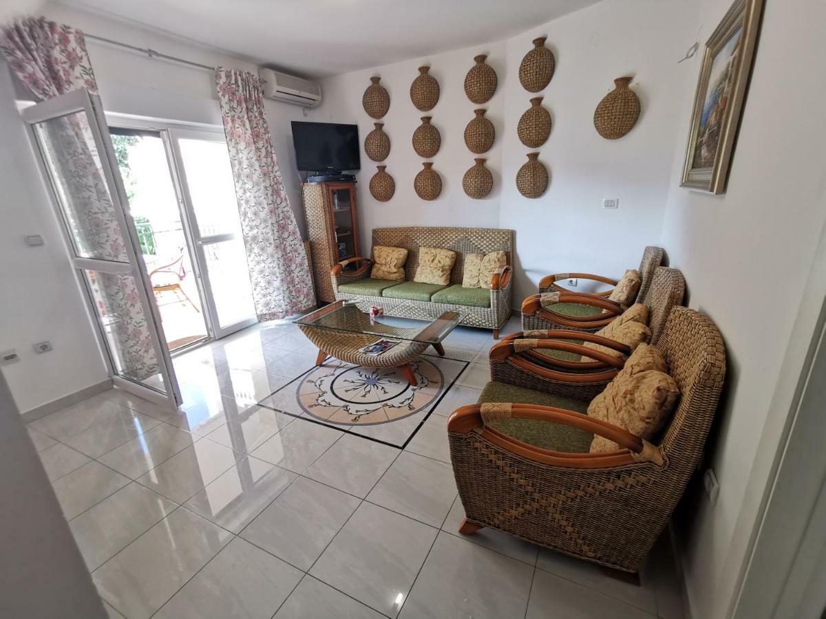 Apartments Rales Sveti Stefan Exterior photo